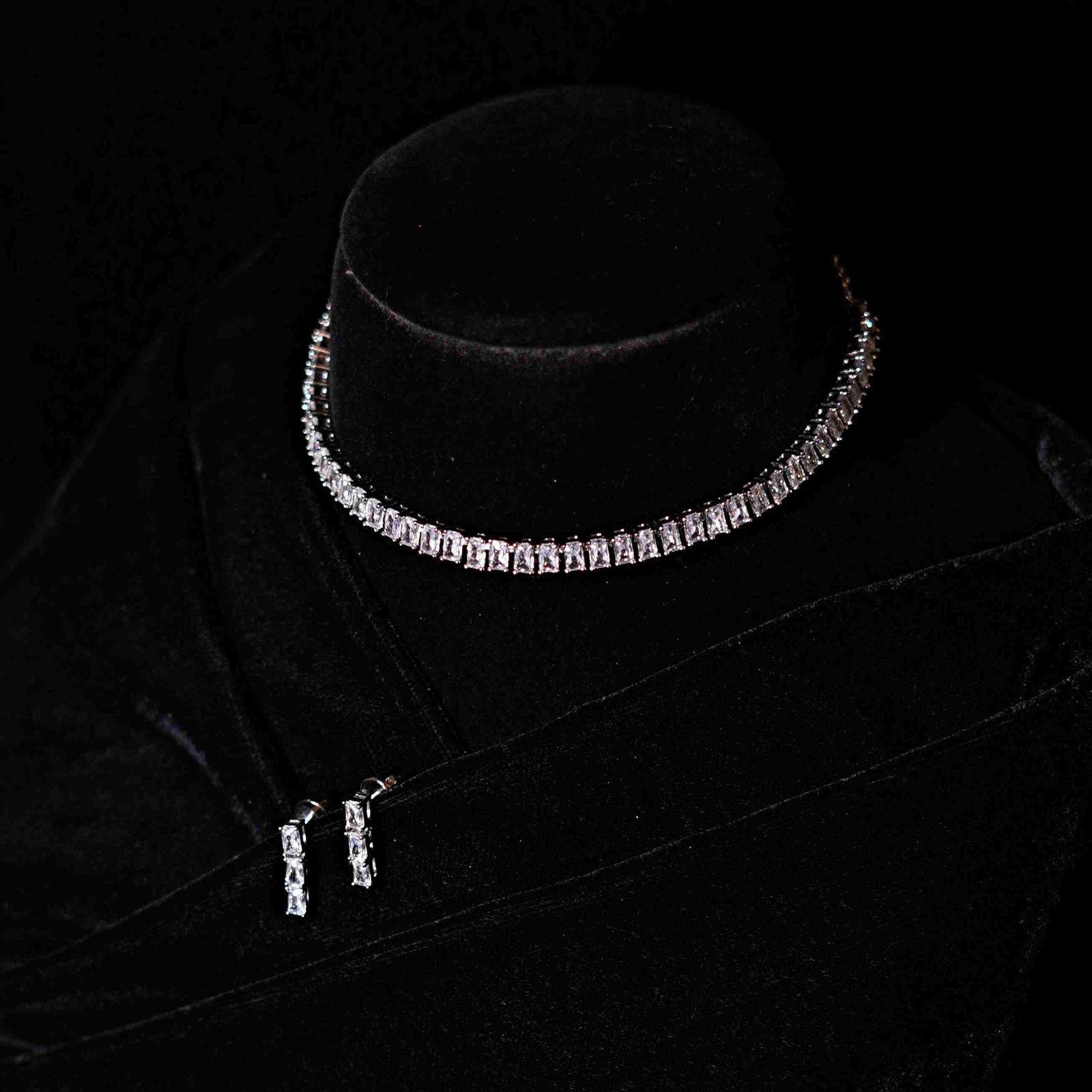 Italian Fancy Single Line Solitaire design with Studded American Diamonds - Image 2