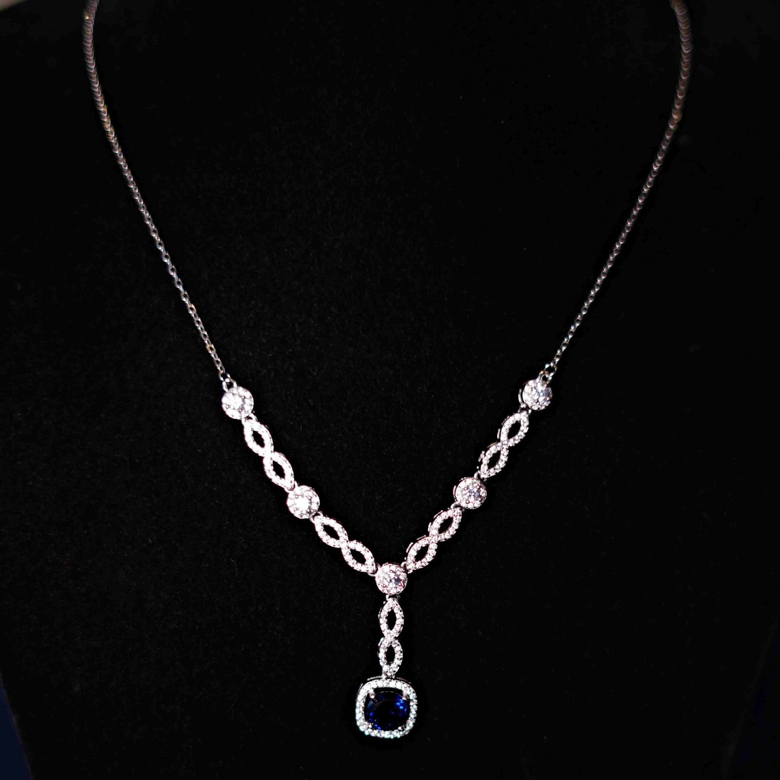 Italian Light Weight Chain with Blue Stone Set
