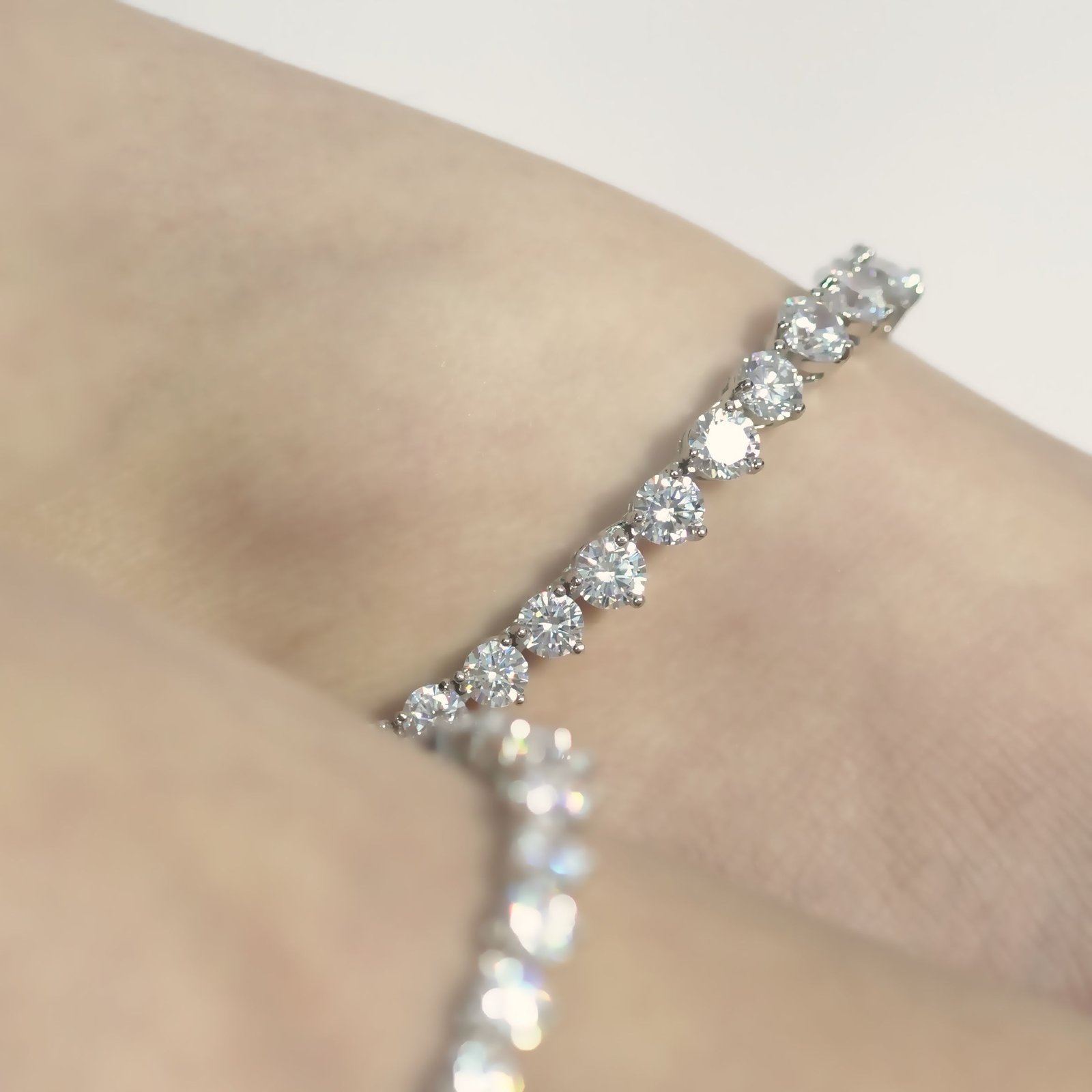 Silver white stone link anklet for women - Image 4