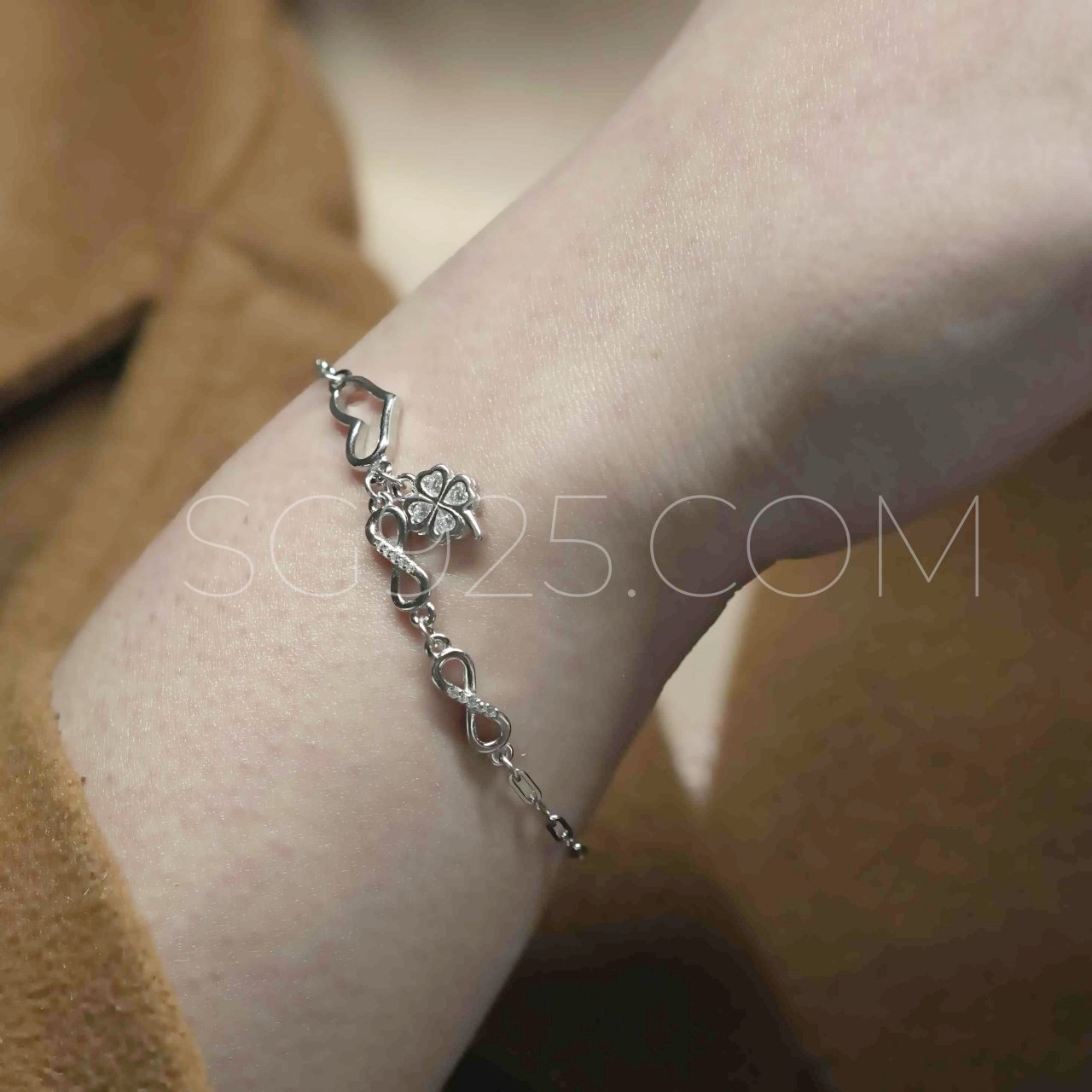 Italian Floral Heart link AD Modern Bracelet