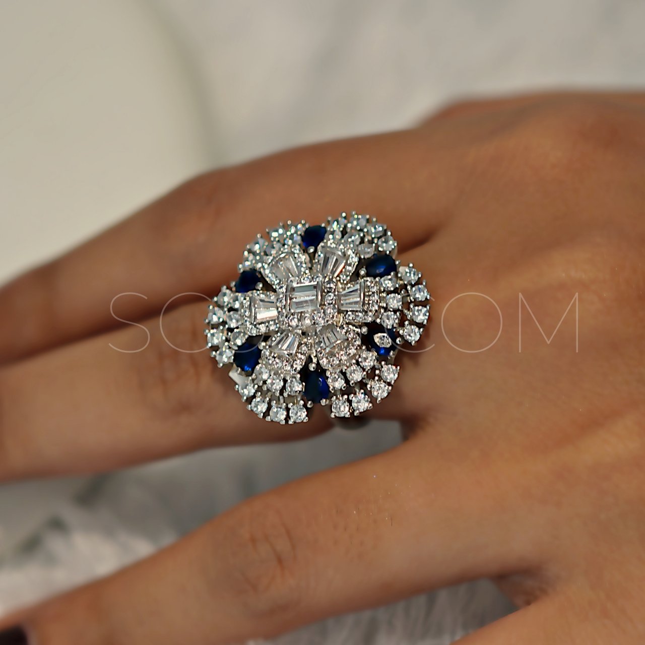 Silver Royal Blue Cutstone AD Modern Floral Rotatable Ring - Image 4